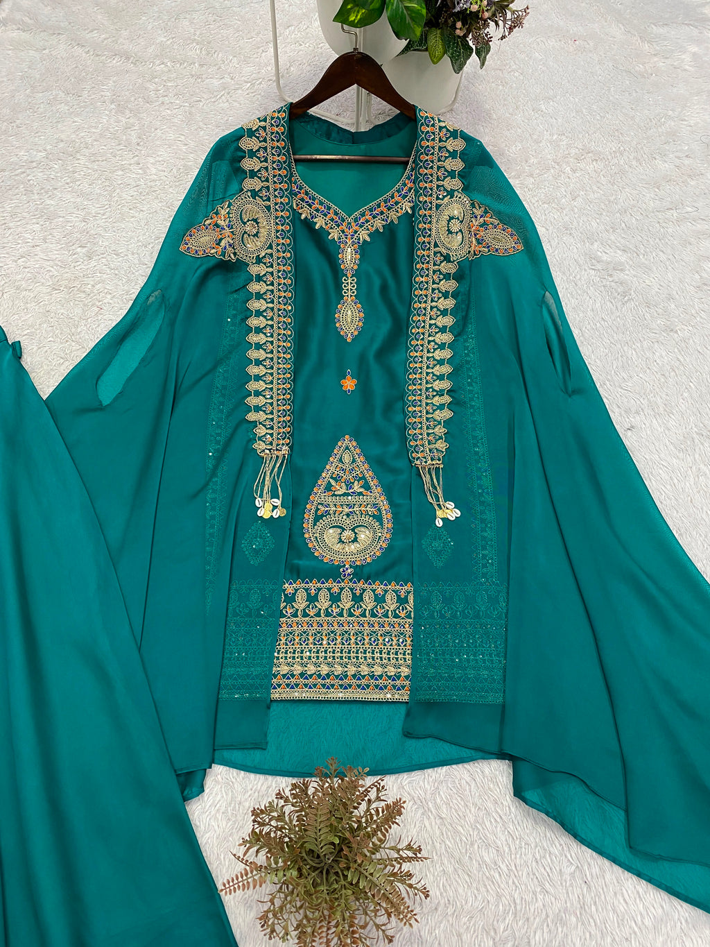 Sundartaa™ Varnika Set