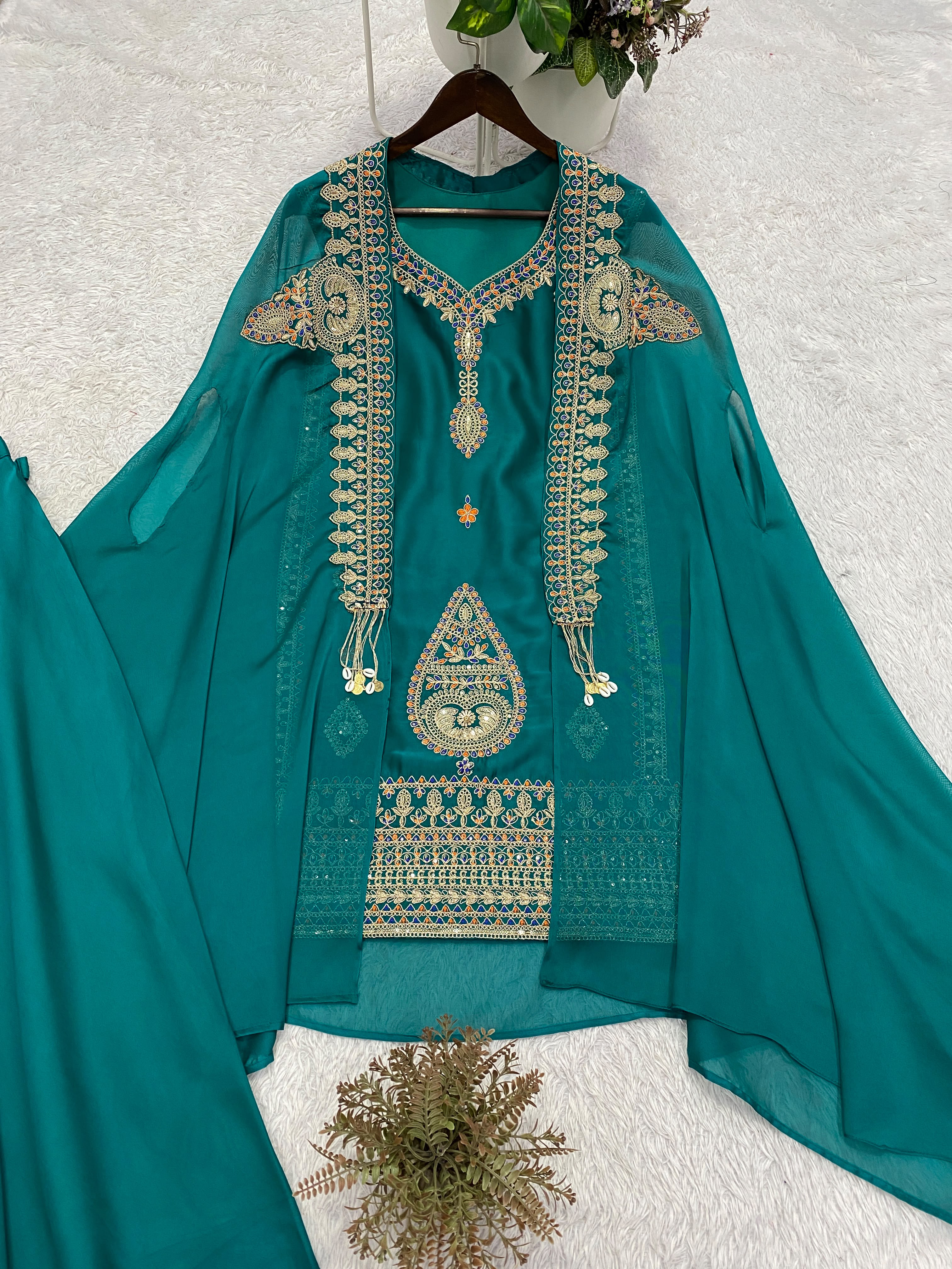 Sundartaa™ Varnika Set