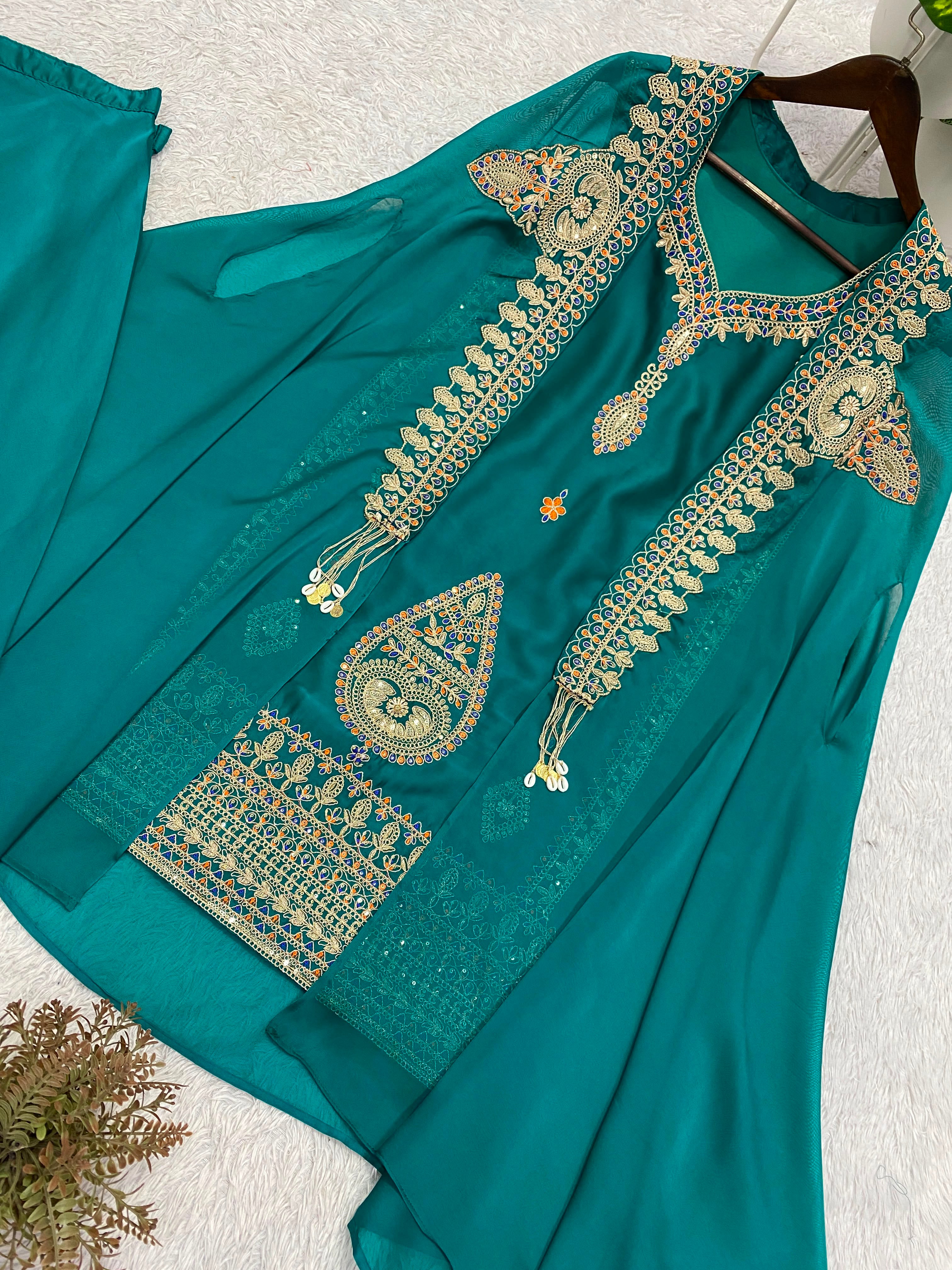 Sundartaa™ Varnika Set